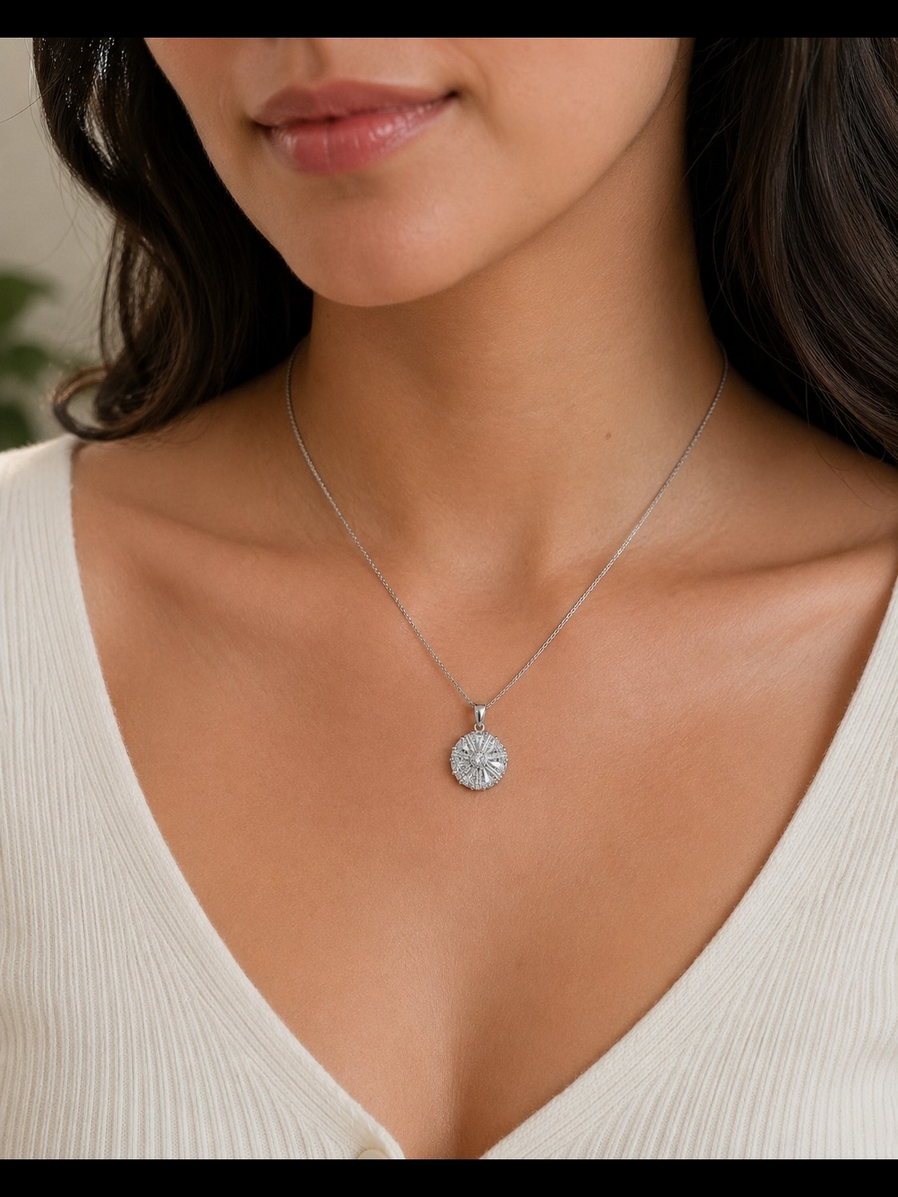✨ Silver Tone Statement Pendant ✨